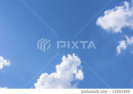 Clear blue sky with a tiny clouds Clear blue sky with a tiny clouds 32902409