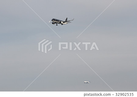 著陸姿勢 32902535