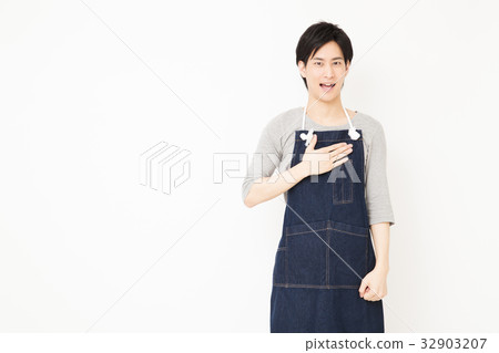 丈夫丈夫男性白背景年輕男性職員推銷員職員食品服務等候人員 丈夫丈夫男性白背景年輕男性職員推銷員職員食品服務等候人員 32903207