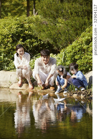 family 32904117