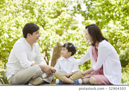 family 32904303