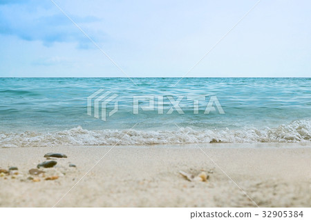 Beautiful Sea Beach with blue sky 32905384