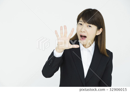 年輕的商界女強人 32906015