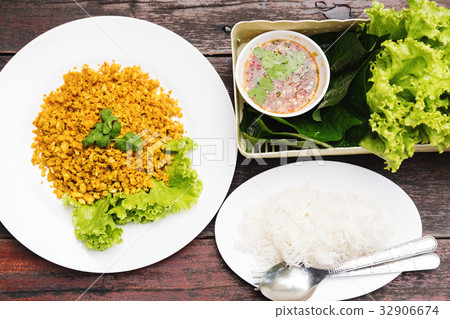 Traditional Thai Food, Fish fried with thai herb 32906674