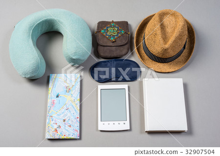 Travel mockup 32907504