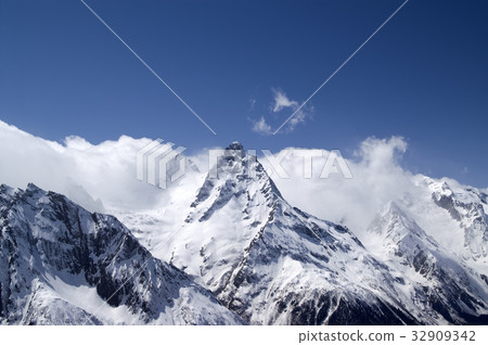 Hight Mountains. Caucasus, Dombay. 32909342