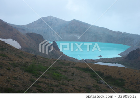 Shirane volcano 32909512
