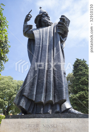 Grugul Ninski statue Croatia Grugul Ninski statue Croatia 32910150