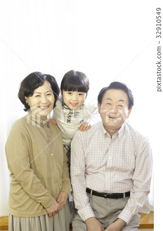 family family 32910549