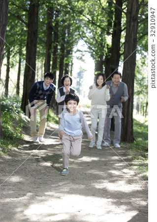 family family 32910947