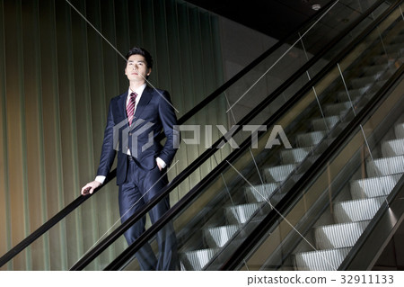 Yeouido, Yeongdeungpo-gu, Seoul Yeouido, Yeongdeungpo-gu, Seoul 32911133