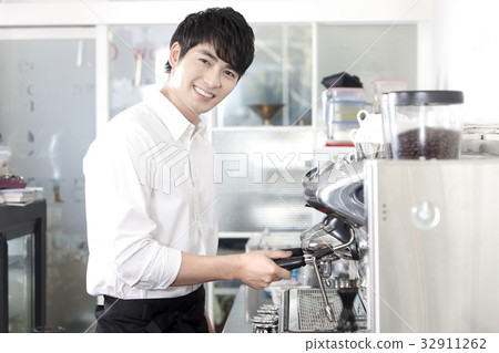 Cafe, barista 32911262