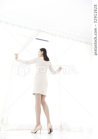 Woman Woman 32911628
