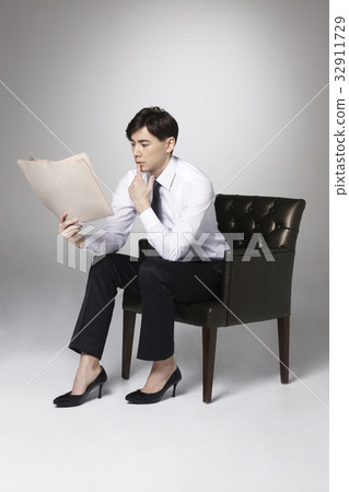 High heels, businesspeople 32911729