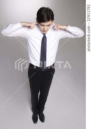 Businessman 32911761