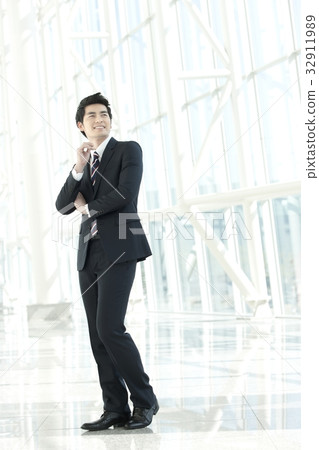 Businessmen, Korea International Exhibition Center (KINTEX), Ilsan, Goyang-si, Gyeonggi-do Businessmen, Korea International Exhibition Center (KINTEX), Ilsan, Goyang-si, Gyeonggi-do 32911989