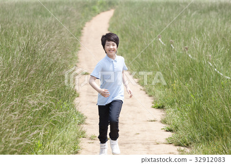 Teenager Teenager 32912083