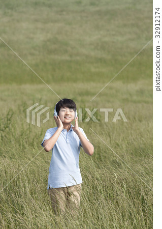 Headphones, 10 Headphones, 10 32912174