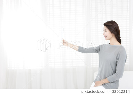 iPad，年輕的女人 32912214