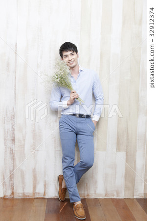 Young man, young man 32912374