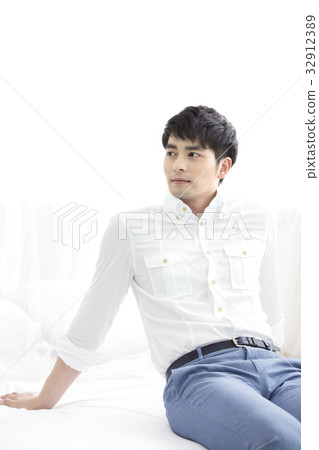 年輕人 年輕人 32912389