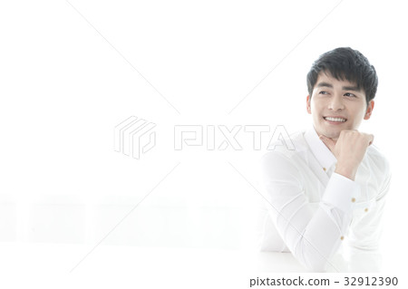 年輕人 年輕人 32912390