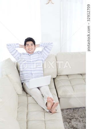 Young man 32912709