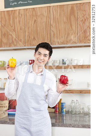 年輕人 年輕人 32912753