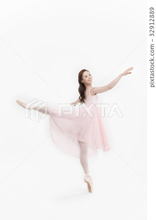 Ballerina 32912889
