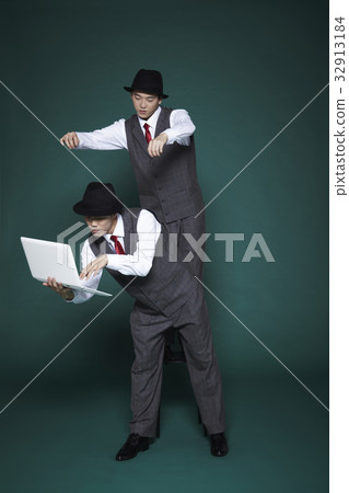 Puppet, businessman 32913184