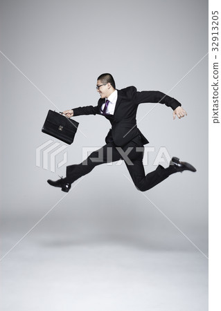 Businessman 32913205