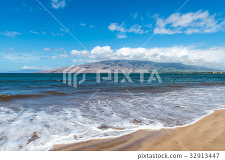 Lahaina beach Lahaina beach 32913447