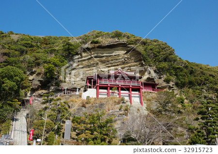 Gakekannon, Daifukuji Temple (Tateyama City, Chiba Prefecture) 32915723