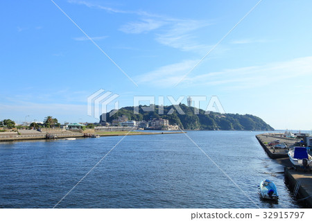 從佐川看到的江之島 32915797