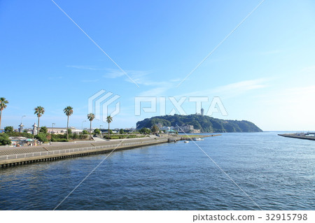 從佐川看到的江之島 32915798