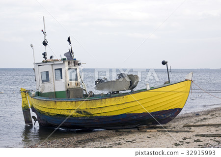 Fisher boat Fisher boat 32915993