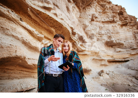 Beautiful woman and handsome man wrapped Beautiful woman and handsome man wrapped 32916336