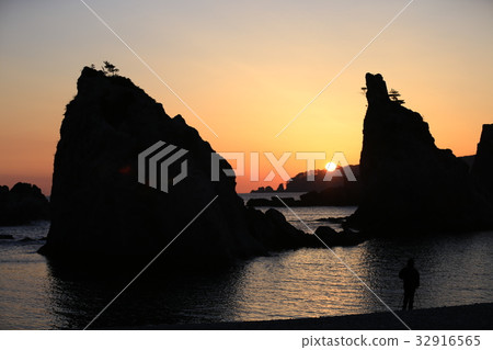 Jodogahama在夜晚的燈光下 Jodogahama在夜晚的燈光下 32916565