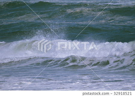 粗糙的波浪 粗糙的波浪 32918521