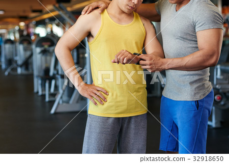 Explaining work of fitness tracker Explaining work of fitness tracker 32918650