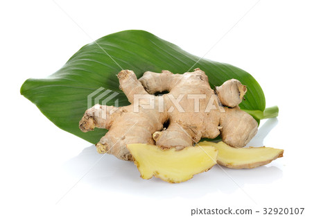 ginger with leaf on white background 32920107
