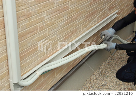 Installation of air conditioner Installation of air conditioner 32921210