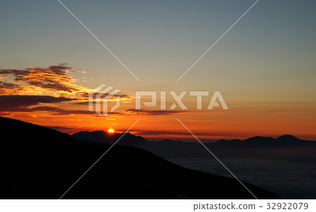 Tokachi mountain range sunrise 32922079