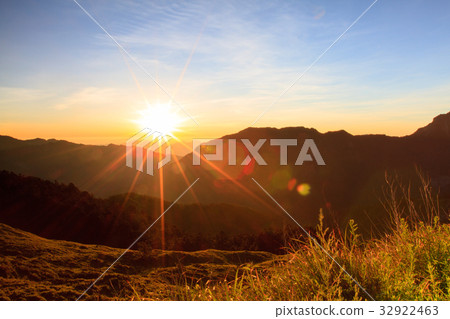 Hehuan Mountain Sunrise 32922463