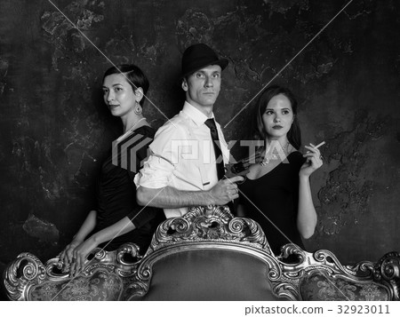 Detective story shooting in studio.  32923011