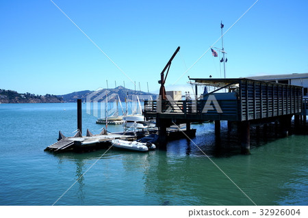 Sausalito marina 32926004