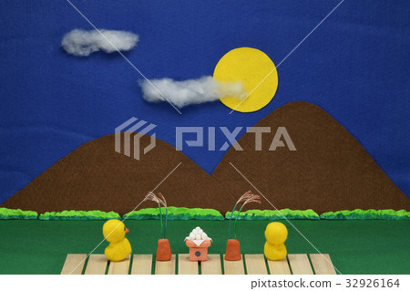 Enjoy the mid-autumn moon of Piyo-chan 32926164