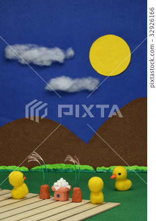 Enjoy the mid-autumn moon of Piyo-chan Enjoy the mid-autumn moon of Piyo-chan 32926166