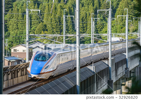 E7系列Hokuriku Shinkansen 32926820