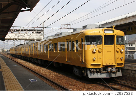 深黃色三洋幹線115系列(安裝AU13E冷卻器) 深黃色三洋幹線115系列(安裝AU13E冷卻器) 32927528